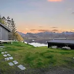 Дом отдыха Unik Sjohytte I Lofoten Sandsletta