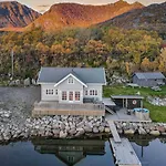Unik Sjohytte I Lofoten