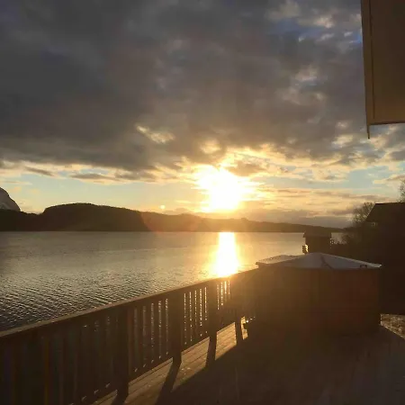 Unik Sjohytte I Lofoten Sandsletta